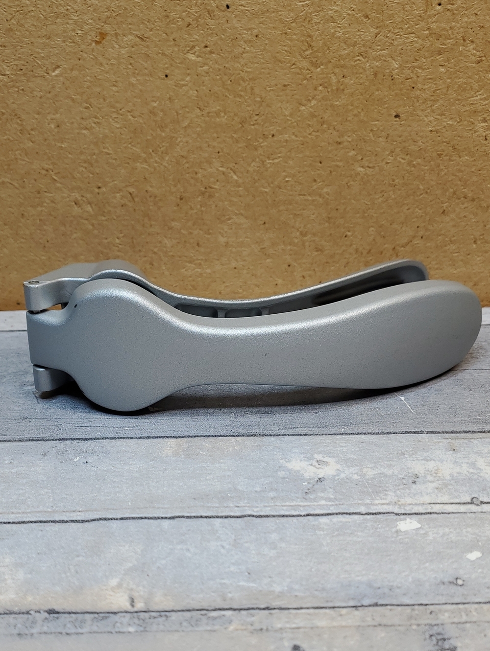 Pampered Chef Garlic Press  B12